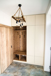 Chodbový a iný nábytok